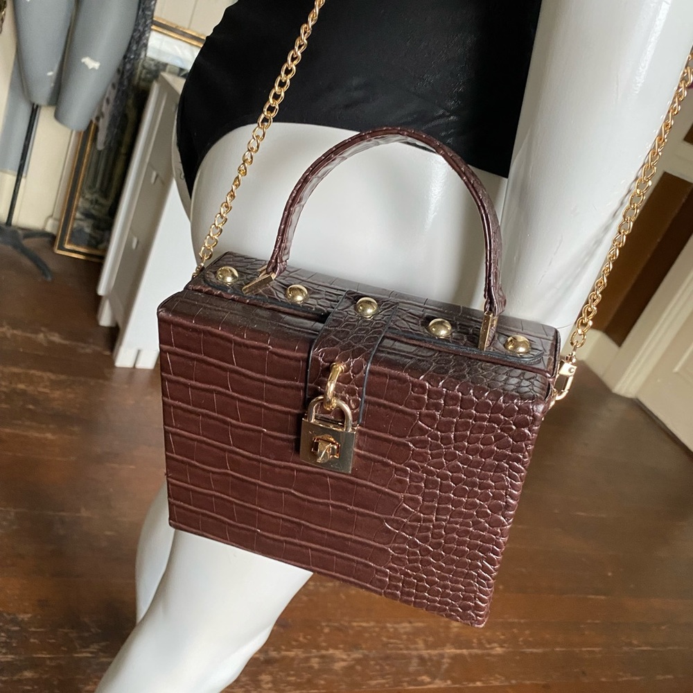 Be Cool box purse